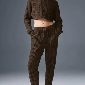 Alo Yoga Espresso Winter Bliss Cable Knit Sweater XS